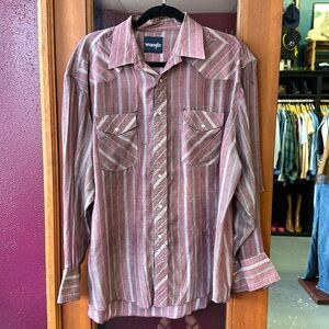 Vintage grungy Wrangler Pearl snap